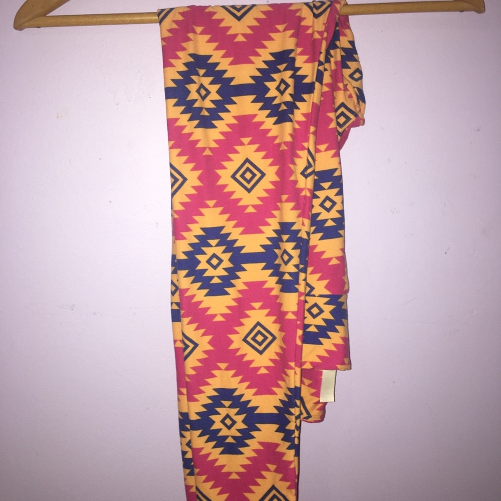 Lularoe OS tribal Leggings